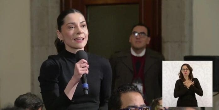 Video Reaparece Liz Vilchis de Quien es quien en las mentiras acude a mananera como reportera Reaparece Liz Vilchis, de Quién es quién en las mentiras; acude a mañanera como reportera, la saludó la presidenta.