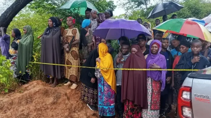 Reportan 21 muertos y 30 desaparecidos tras deslave en Kenia