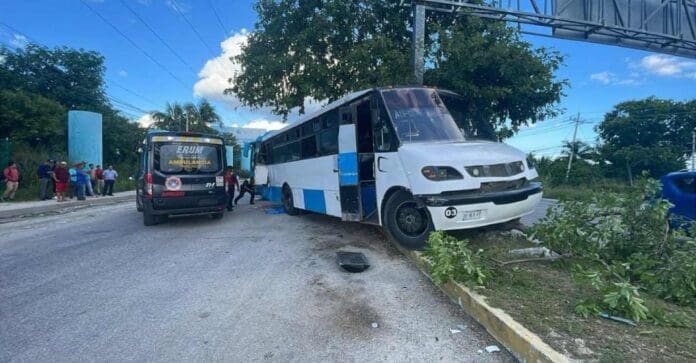 Un conductor muere aplastado por su propio autobús en Playa del Carmen. Sin duda que una verdadera tragedia.