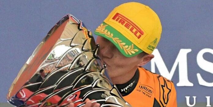 Triunfa el británico Lando Norris en el Gran Premio de Brasil y amplía su ventaja sobre su coequipero Oscar Piastri.