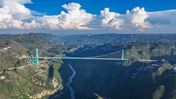 Video: Se derrumba puente Hongqi a pocos meses de su inauguración en China