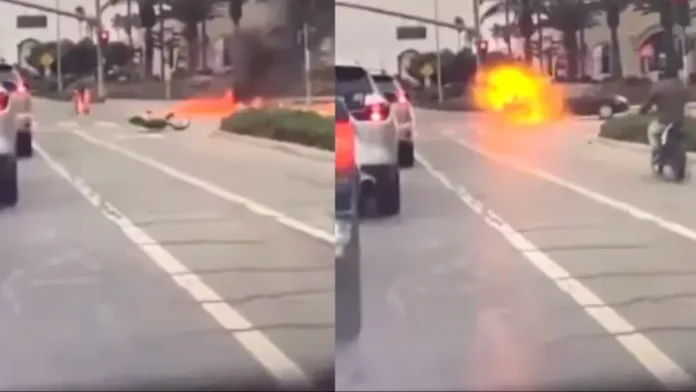 Joven de 15 años se incendia tras chocar su moto contra un auto en Estados Unidos