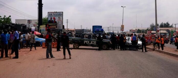 Secuestran a 25 alumnas tras un ataque armado contra una escuela en Nigeria