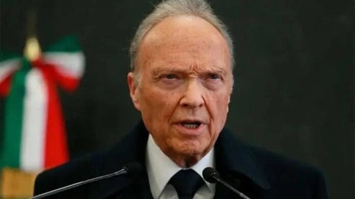 Renuncia Alejandro Gertz Manero a la Fiscalía General de la República; busca ser embajador en un 