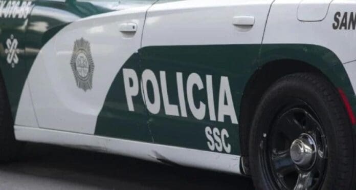 Policía de la Cdmx apuñala a su compañera en una tienda departamental. Exigen justicia en este lamentable caso.