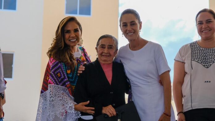 Claudia Sheinbaum y Mara Lezama entregan las primeras 225 casas del programa Viviendas para el Bienestar, en Playa del Carmen