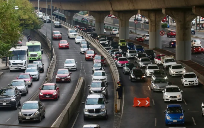 Gobierno de CDMX propone que los autos de hasta 550 mil pesos jamás paguen tenencia
