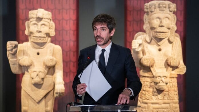 Ministro de Cultura español afirma que no hay que tener miedo a pedir perdón a México por la Conquista