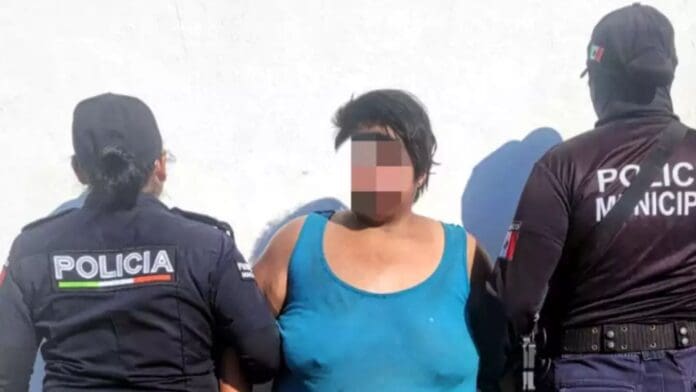 Mujer es detenida por robar la paquetería de su vecina en Progreso, Yucatán