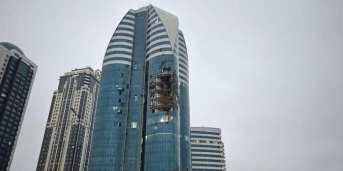 VIDEO Drones de Ucrania impactan contra un edificio del Consejo de Seguridad en Chechenia, Rusia