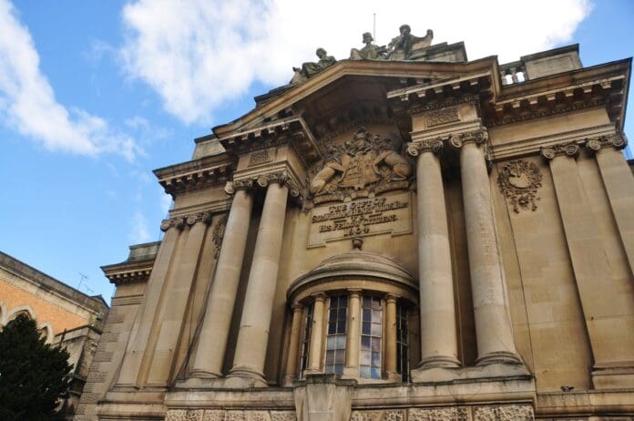 Roban más de 600 objetos de gran valor cultural del Museo de Bristol, en Inglaterra