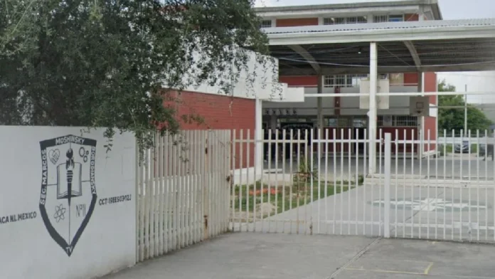 Adolescente ataca con tijeras a compañero de clase en Apodaca, Nuevo León