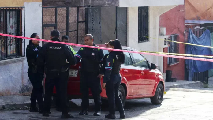 Joven universitario es hallado muerto en un cuarto que rentaba en Puebla