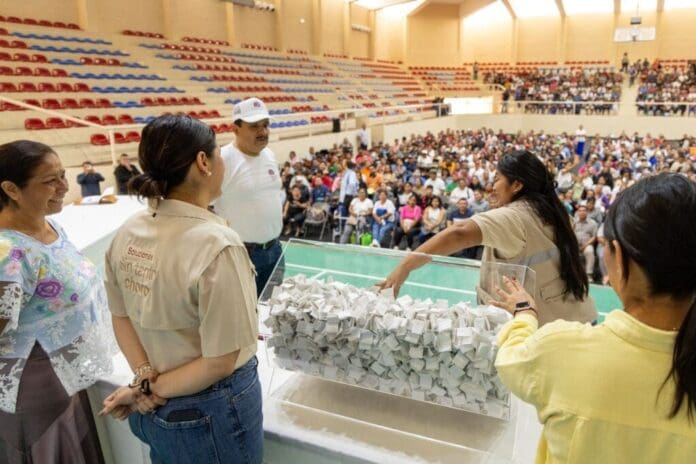 Gobierno de Estefanía Mercado se suma a la transformación nacional con el sorteo de mil 315 viviendas del bienestar