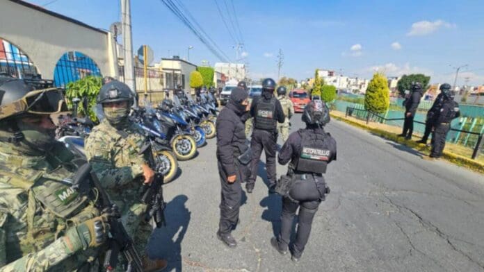 Asaltan a mujer que acababa de retirar 70 mil pesos del banco en Ecatepec, Edomex