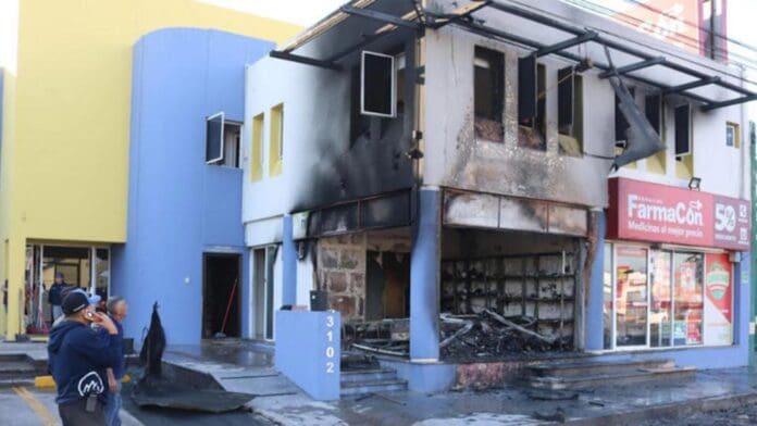 Hombres armados incendian un jardín de niños en Culiacán, Sinaloa