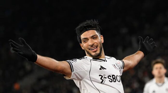 Video: Mexicano Raúl Jiménez le da triunfo al Fulham con agónico gol de cabeza ante West Ham